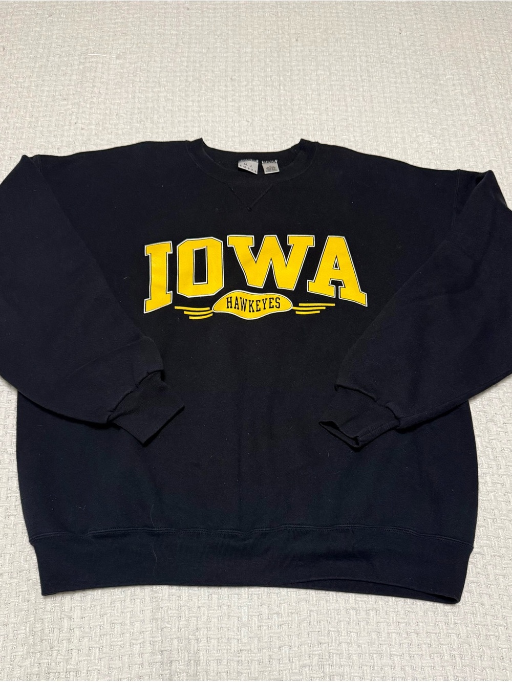Iowa Hawkeyes  Crewneck Sweatshirt, women’s XL.